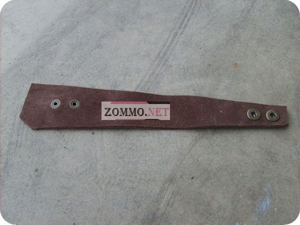 Кожаные браслет с обратной стороны