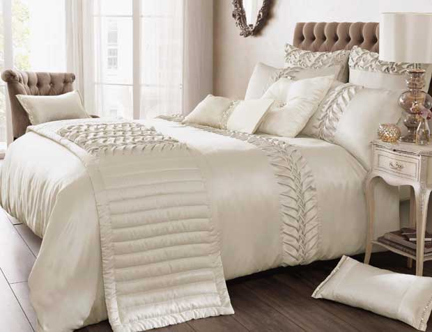 кпб из белого атласа