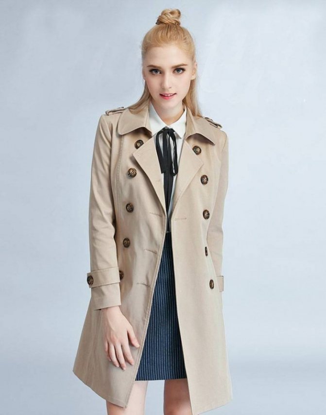 Модные женские двубортные плащи осень-зима 2019-2020