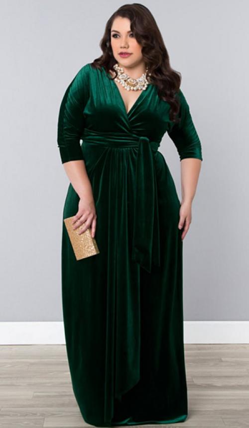 Платье из бархата большого размера. Какие фасоны можно считать наиболее удачными