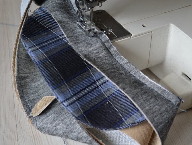 Пришейте вторую часть околыша к козырьку