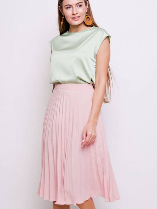 розовая плиссированная юбка