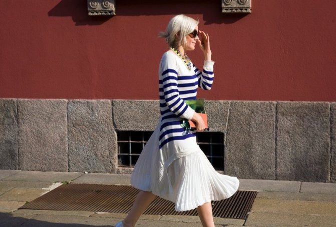 Тельняшка в женском образе