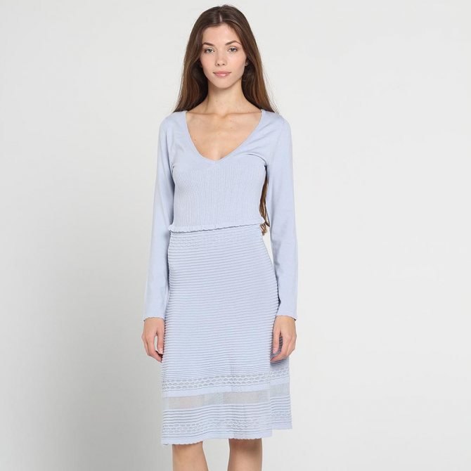 трикотажные платья Голубое