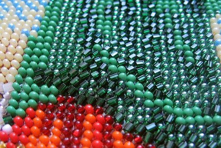 вышивка бисером на одежде